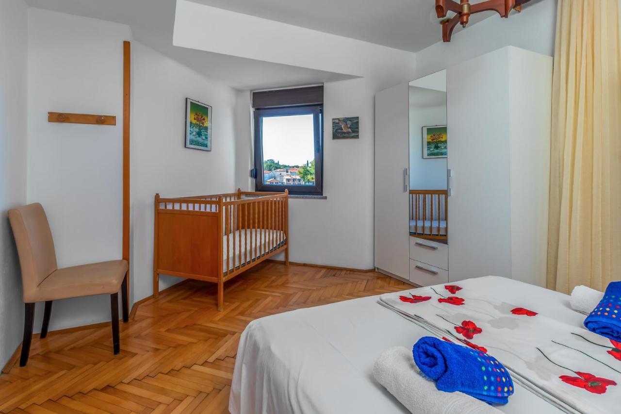 Maestral Apartments Malinska Extérieur photo
