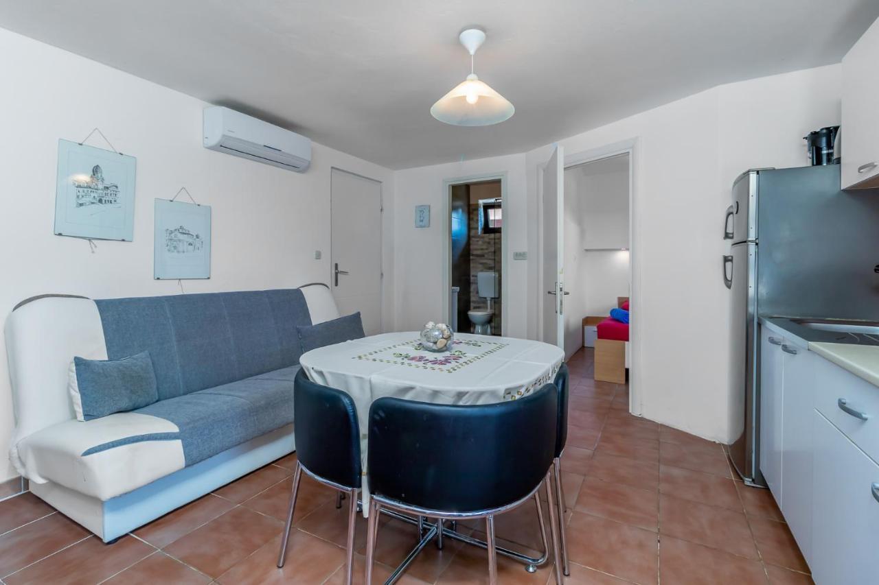 Maestral Apartments Malinska Extérieur photo